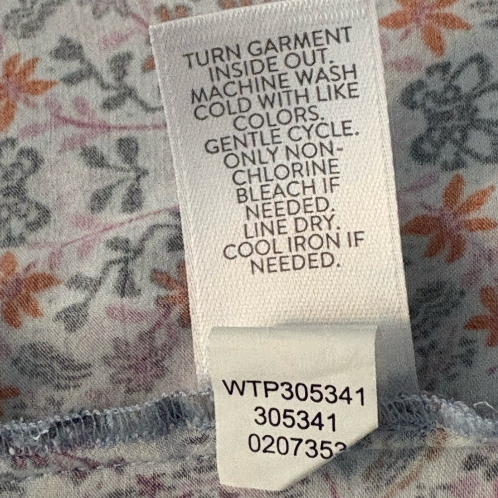 SALE J. Jill Silky Floral Button-Down Blouse – Size Medium - Picture 7 of 8